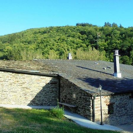 Apartamento Con Vistas Al Rio A Solaina Samos Eksteriør billede
