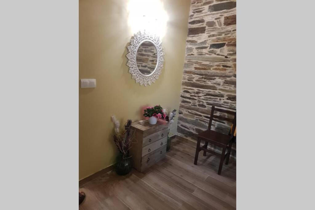 Apartamento Con Vistas Al Rio A Solaina Samos Eksteriør billede