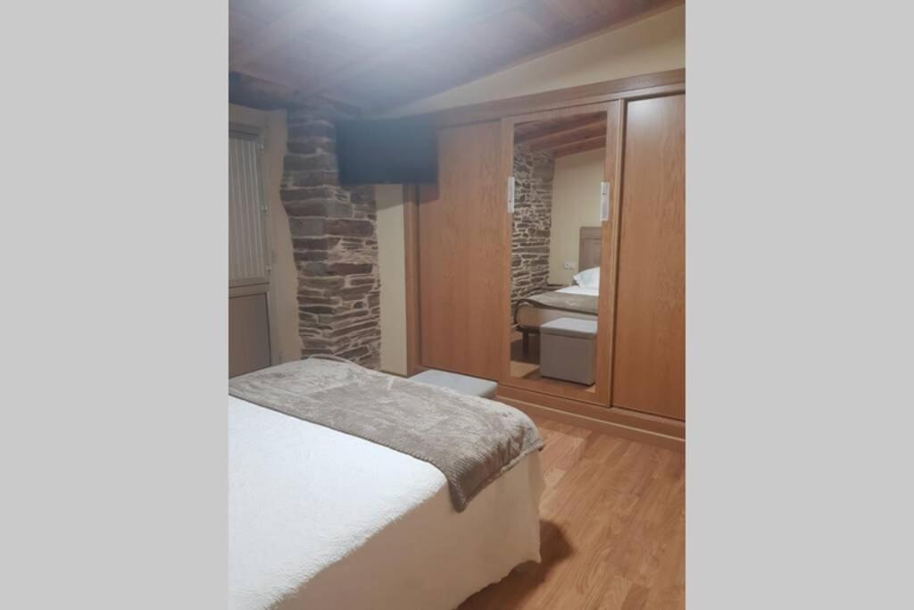 Apartamento Con Vistas Al Rio A Solaina Samos Eksteriør billede